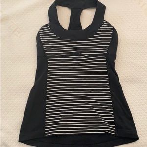 Black and White Lululemon scoop neck tank. Size 6
